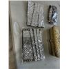 Image 2 : BAG OF LADIES PURSES AND STRAPS