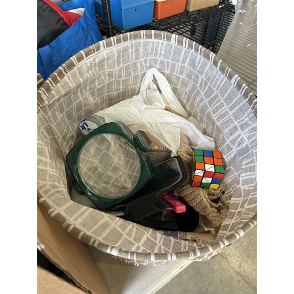 ASSORTED CRAFT AND SEWING SUPPLY, AND LADIES PURSES AND BAGS