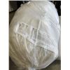 Image 2 : 2 AS NEW ROOTS KING SIZE PILLOWS AND STANDARD SIZE MEMORY FOAM PILLOW