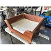 Image 2 : SOLID ACACIA WOOD DOGE BED WITH NEW SMALL ROUND PET BED