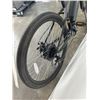 Image 6 : AS NEW SWFT EDGE MOUNTAIN BIKE, STORE DEMO, NO CHARGER