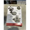 Image 5 : 2 ZENO BED GAP FILLERS AND SHOP SQUARE DELUXE BURGER PRESS