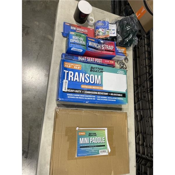 TRAY OF BETTER BOAT ITEMS INCLUDING MINI PADDLES, TRANSOM SAVER, WINCH STRAP, BOW SHACKLE ETC