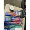 Image 3 : TRAY OF BETTER BOAT ITEMS INCLUDING MINI PADDLES, TRANSOM SAVER, WINCH STRAP, BOW SHACKLE ETC