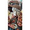 Image 6 : 2 SINGING BANJO PLAYING SKELETON. WORKING