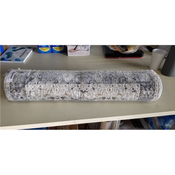 AS NEW 30 INCH X APPROX 6FT CARPET RUNNER