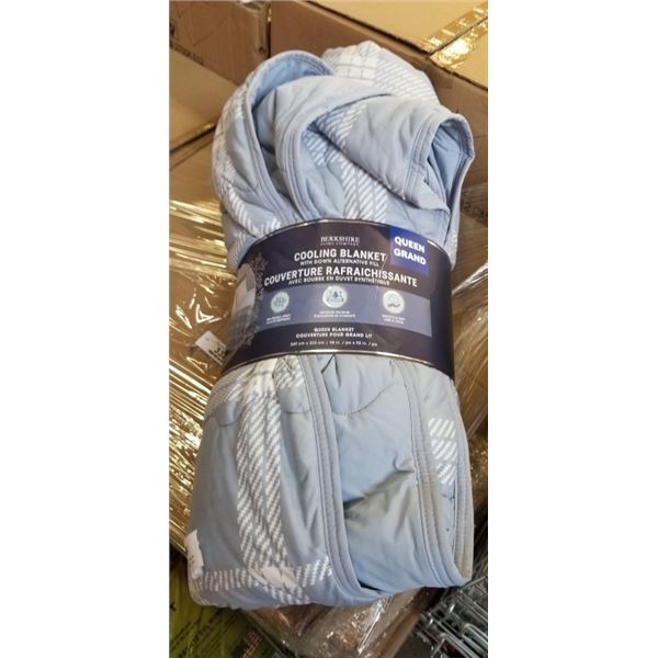 AS NEW BERKSHIRE QUEENSIZE COOLING BLANKET