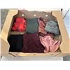 Image 2 : TRAY OF LADIES LULULEMON CLOTHING ANF 1 PIECE TNA