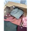 Image 5 : TRAY OF LADIES LULULEMON CLOTHING ANF 1 PIECE TNA