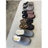 Image 1 : BAG OF SIZE 7 UNISEX SLIPPERS