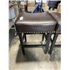 Image 2 : SET OF 3 BWON LEATHER BAR STOOLS