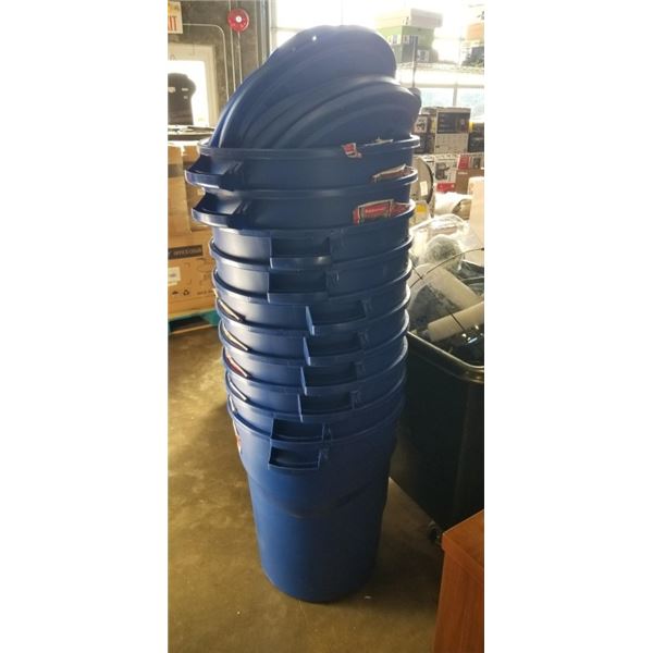 10 BLUE RUBBERMAID  32 GALLON BINS W/ LIDS