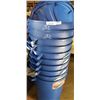 Image 2 : 10 BLUE RUBBERMAID  32 GALLON BINS W/ LIDS