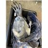 Image 2 : LARGE HALLOWEEN YARD FIGURE - BIN NOT INCLUDED
