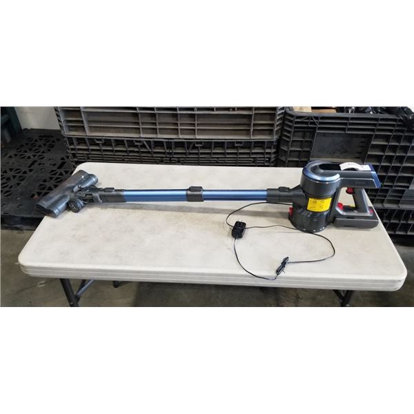 CORDLESS STICK VACUUM W/ CHARGER