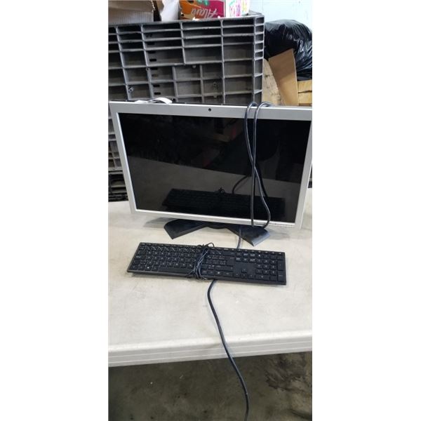 DELL COMPUTER MONITOR AND KEYBOARD