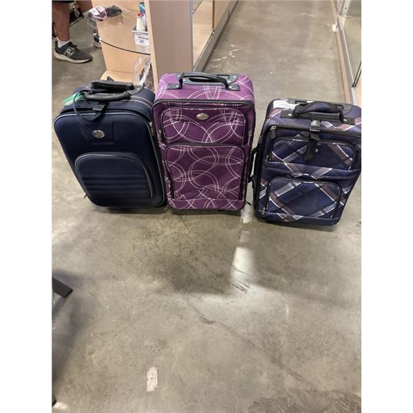 3 CARRY ON SUITCASES