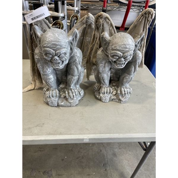 2 GARGOYLES