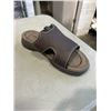 Image 2 : PROSPECTORS MENS BROWN SANDLES. SIZE 11 US