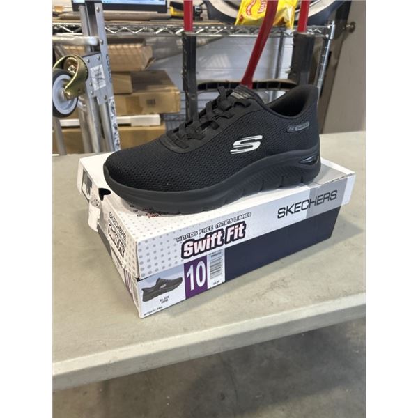 SKECHERS SWIFT FIT BLACK MENS SHOES. SIZE 10 US MENS