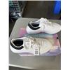Image 3 : AS NEW SKECHERS LADIES WHITE SHOES. SIZE 10 US
