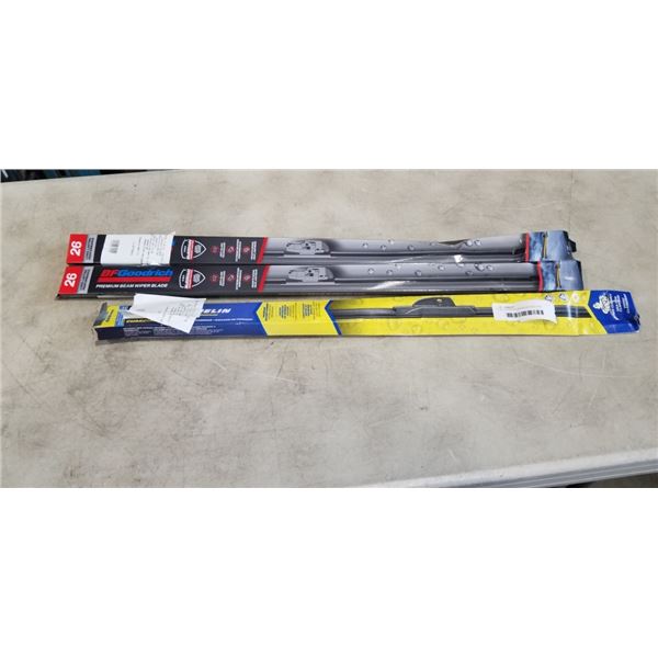 2 BF GOODRICH WIPER BLADES AND MICHELIN WIPER BLADE