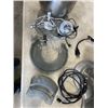 Image 2 : CUISINART 5.5 QUART STAND MIXER