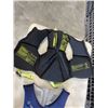 Image 2 : HYPERLITE ADULT LARGE LIFEJACKET AND HYPERLITE KIDS LIFE JACKET