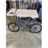 Image 1 : GREY SUPERCYCLE BIKE