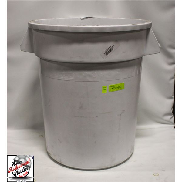 NEW WHITE RUBBERMAID BRUTE 20 GALLON WASTE BIN