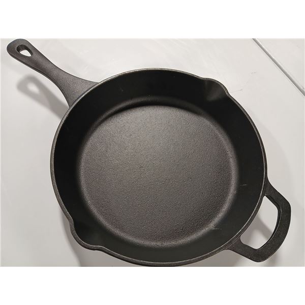 NEW 10" MASTERCHEF CAST IRON FRYING PAN W.