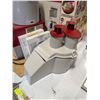Image 3 : ROBOT COUPE R2 COMMERCIAL FOOD PROCESSOR