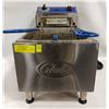 Image 1 : GLOBE COUNTER TOP DEEP FRYER - 1.7 KW
