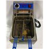 Image 3 : GLOBE COUNTER TOP DEEP FRYER - 1.7 KW