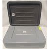 Image 1 : 7 ASSORTED BUS BOX LIDS: 6 RUBBERMAID & ONE