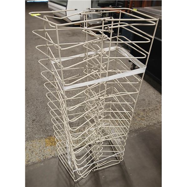 4 WALLMOUNT PIZZA PAN / CUTTING BOARD WIRE RACKS