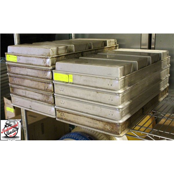 9 CHICAGO METALLIC 4-STRAP BREAD PANS