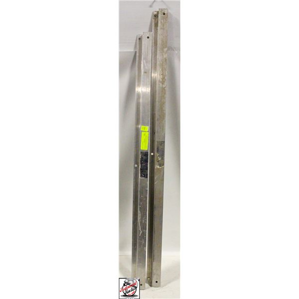 2 COOL CURTAIN INDUSTRIES MODEL G CURTAIN MOUNTS