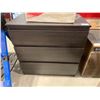 Image 1 : 28IN 3-DRAWER SMALL DRESSER - END STAND