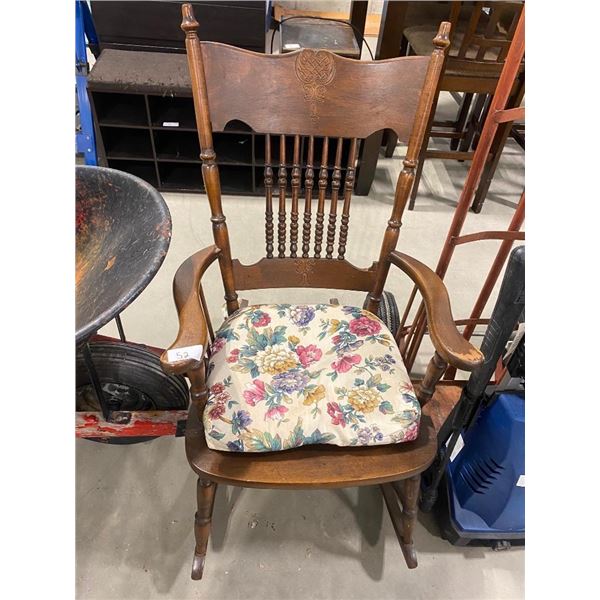 WOODEN ROCKING CHAIR