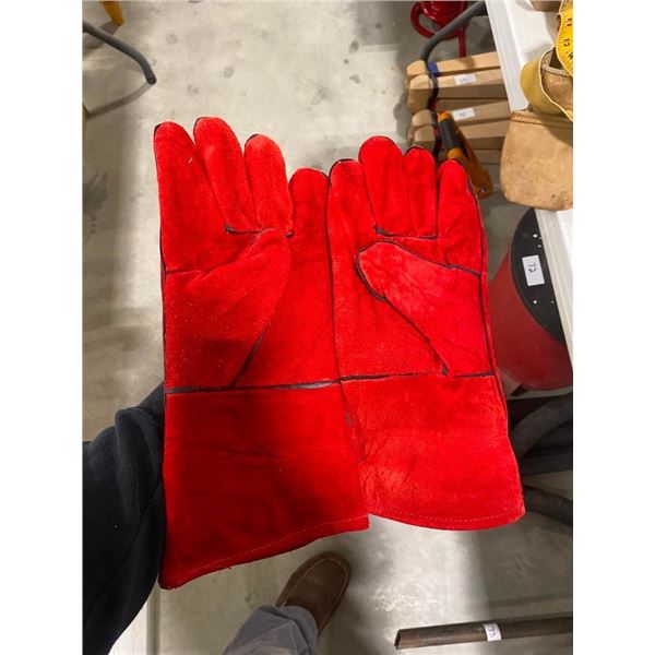 PAIR OF WELDERS GLOVES