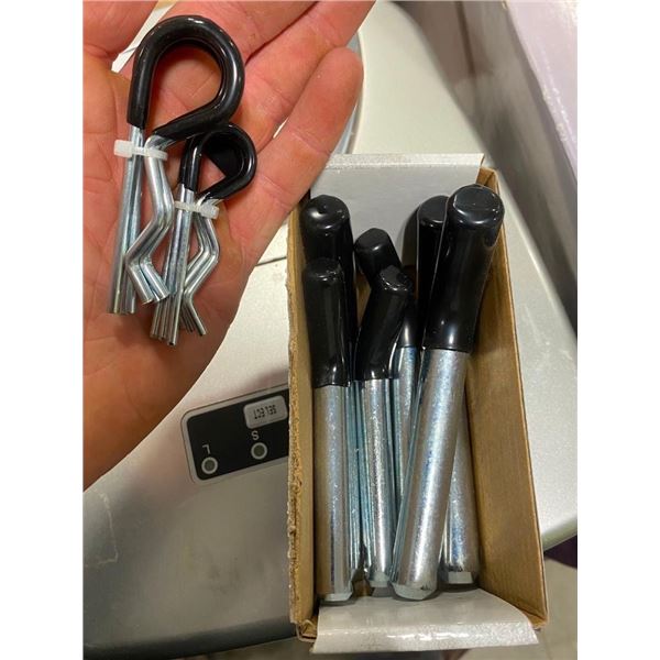 3 OF 1/2IN HITCH PINS AND 3 OF 5/8IN HITCH PINS