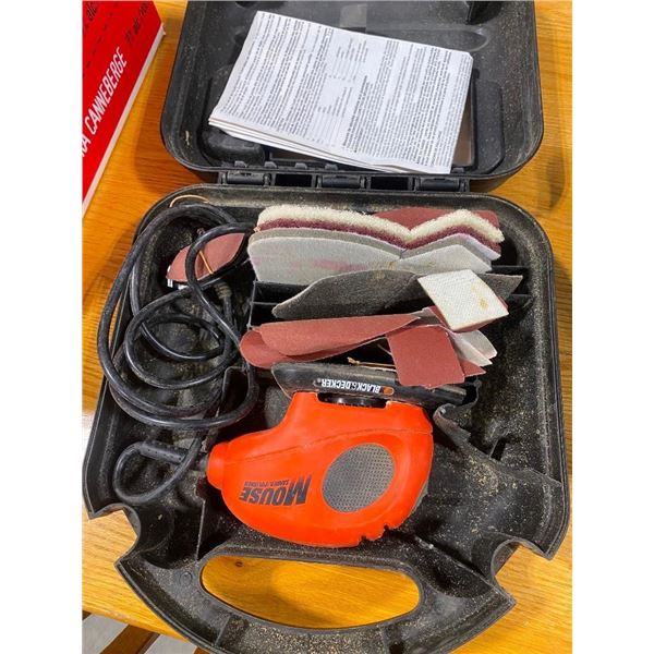 BLACK AND DECKER PALM SANDER