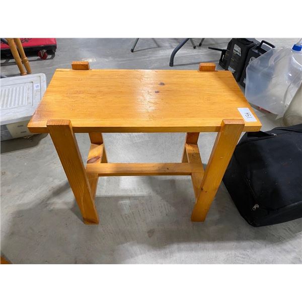 22X12IN WOODEN END STAND