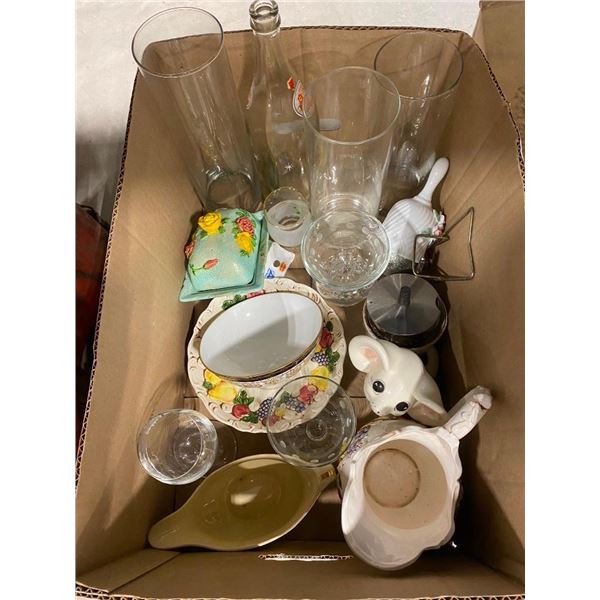 BOX LOT OF ASSORTED GLASSWARE