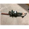 Image 1 : BLACK AND DECKER ELECTRIC 16IN HEDGER