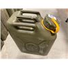 Image 1 : 20L PLASTIC ARMY GAS JUG / TANK