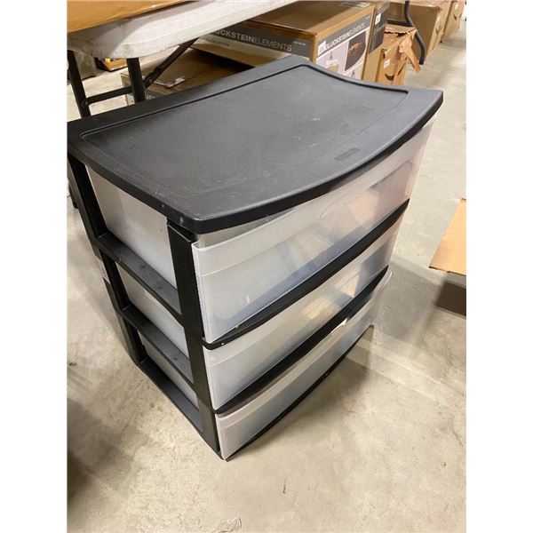 3-TIER PLASTIC STORAGE BOX - TOP WILL NOT STAY ON VERY WELL