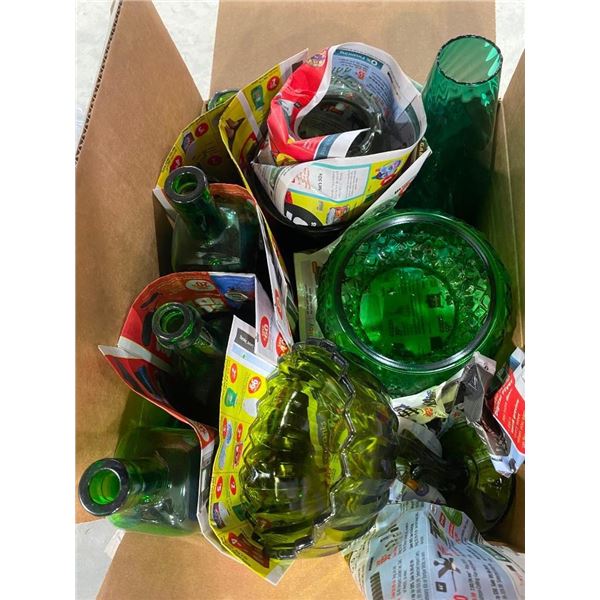 BOX OF ASSORTED GLASSWARE AND DISHES