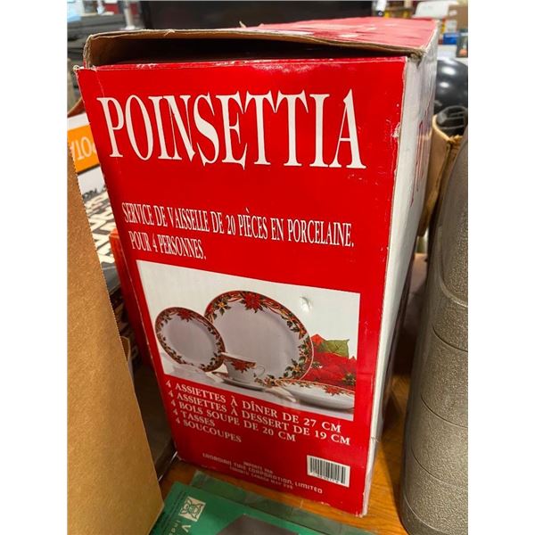 POINSETTIA DISH SET FOR FOUR PEOPLE